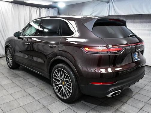 2022 Porsche Cayenne Base