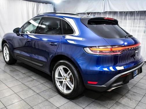 2022 Porsche Macan Base
