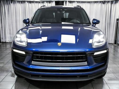 2022 Porsche Macan Base