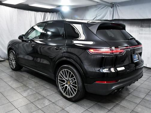 2022 Porsche Cayenne Cayenne Platinum Edition