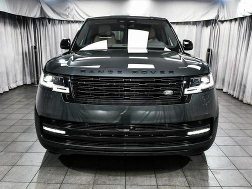 2025 Land Rover Range Rover P550e SE SWB