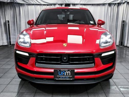 2023 Porsche Macan Base