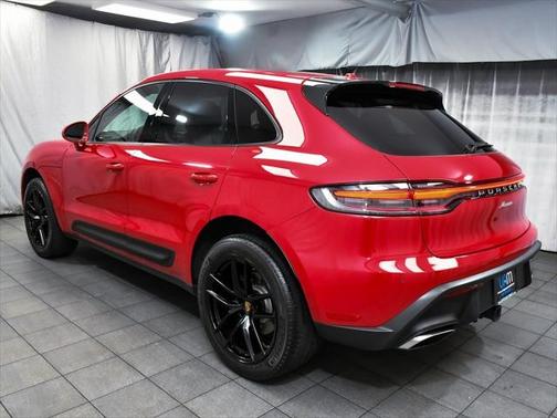 2023 Porsche Macan Base