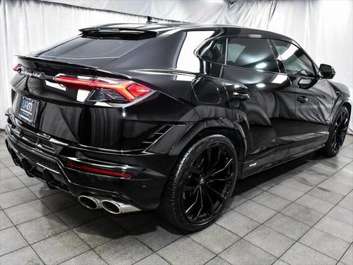 2024 Lamborghini Urus S