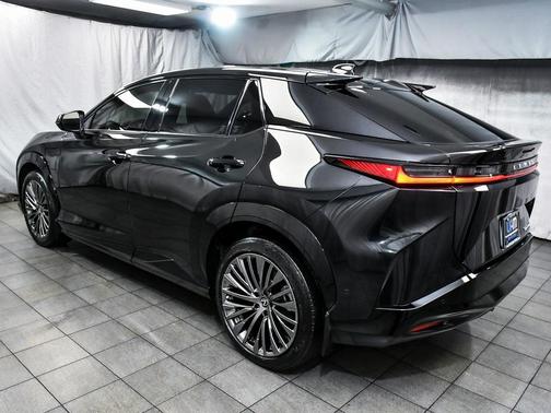 2023 Lexus RZ 450e Luxury