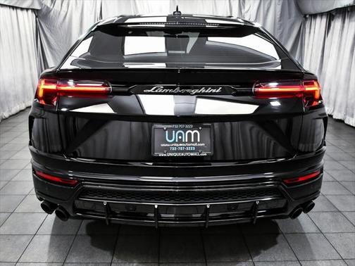 2020 Lamborghini Urus Base