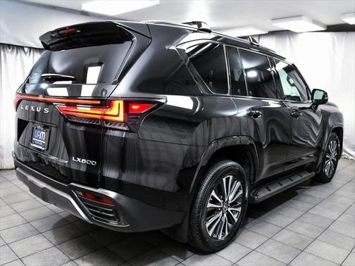 2022 Lexus LX 600 Premium