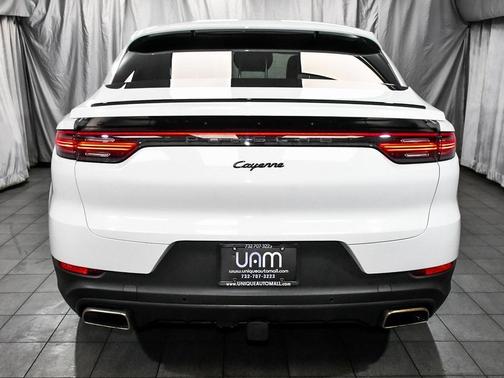 2022 Porsche Cayenne Base