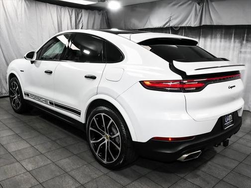 2022 Porsche Cayenne E-Hybrid Coupe Base