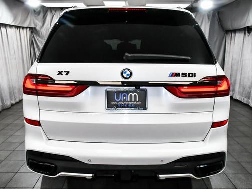 2022 BMW X7 M50i