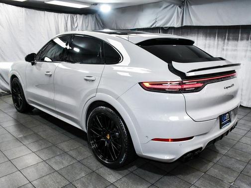 2022 Porsche Cayenne Cayenne GTS