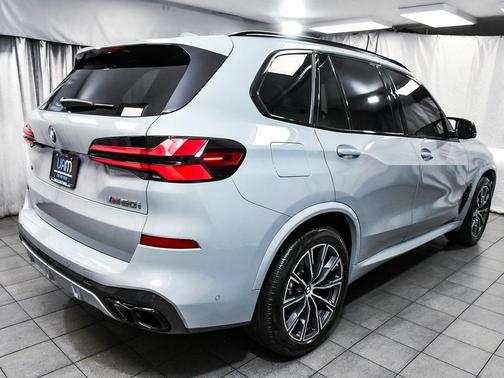 2024 BMW X5 M60i