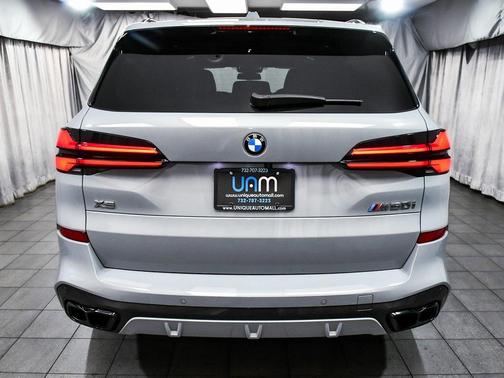 2024 BMW X5 M60i