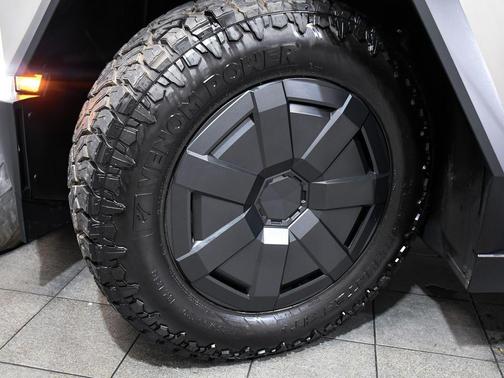 Ultra-Hard Stainless Steel 2025 Tesla Cybertruck All-Wheel Drive