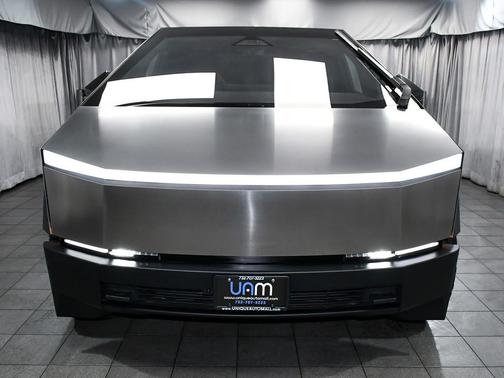 Ultra-Hard Stainless Steel 2025 Tesla Cybertruck All-Wheel Drive