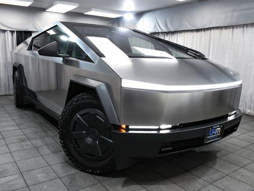 Ultra-Hard Stainless Steel 2025 Tesla Cybertruck All-Wheel Drive