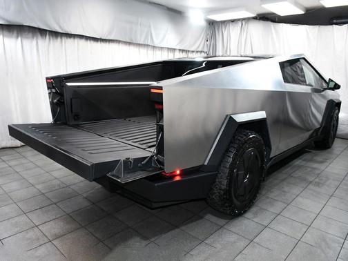 Ultra-Hard Stainless Steel 2025 Tesla Cybertruck All-Wheel Drive