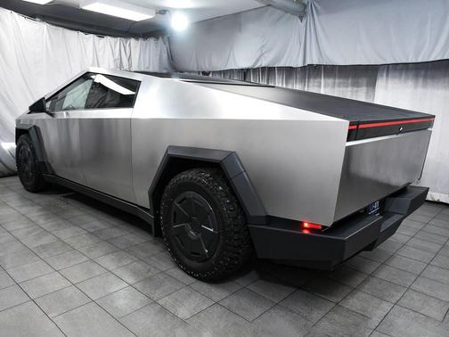 Ultra-Hard Stainless Steel 2025 Tesla Cybertruck All-Wheel Drive