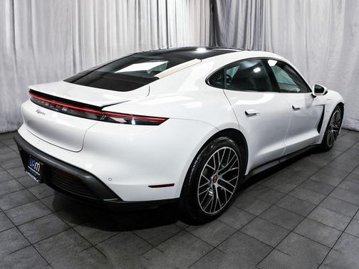 2022 Porsche Taycan Base