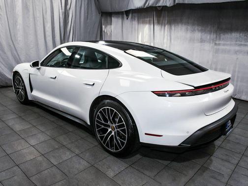 2022 Porsche Taycan Base