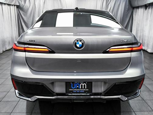 2024 BMW 740 i xDrive