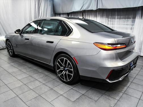 2024 BMW 740 i xDrive