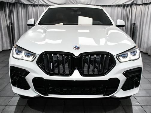 2023 BMW X6 M50i