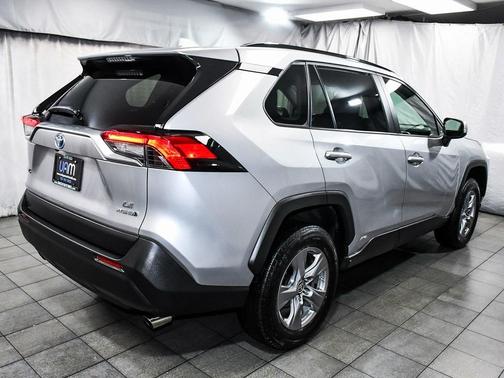 2022 Toyota RAV4 Hybrid LE