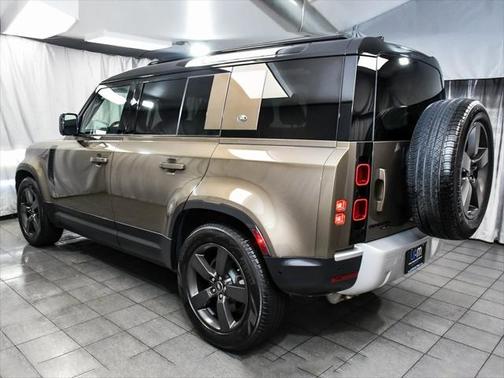 2020 Land Rover Defender 110 SE