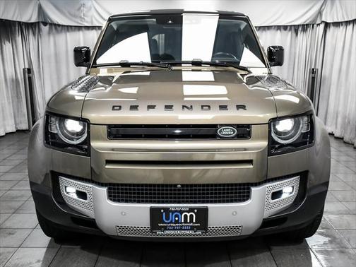 2020 Land Rover Defender 110 SE