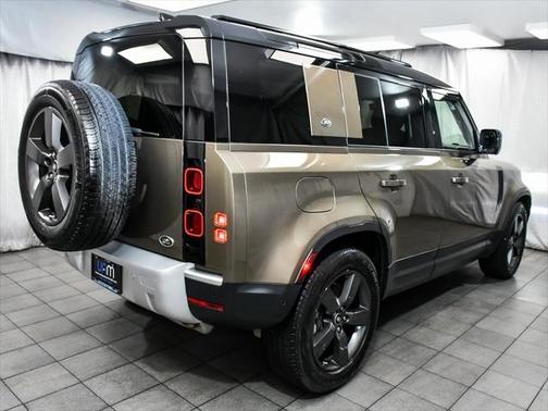 2020 Land Rover Defender 110 SE