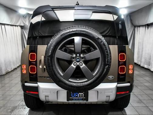 2020 Land Rover Defender 110 SE