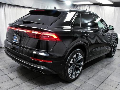 2025 Audi Q8 55 Premium