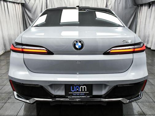 Brooklyn Grey Metallic 2025 BMW 740 i