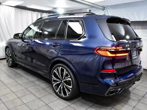 2024 BMW X7 M60i