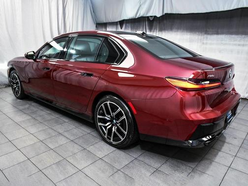 2023 BMW 760 i xDrive