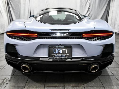 2022 McLaren GT Base