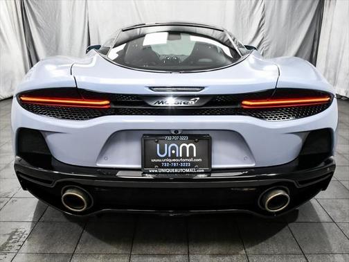 2022 McLaren GT Base