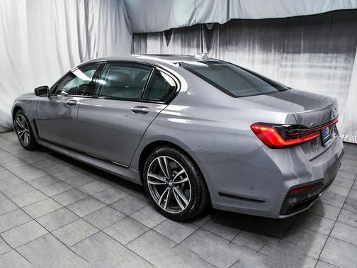 2022 BMW 750 i xDrive