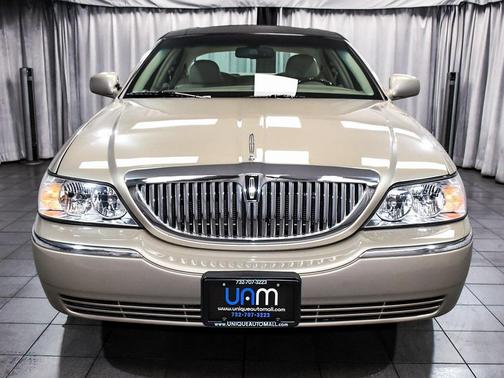 2006 Lincoln Town Car Signature Limited