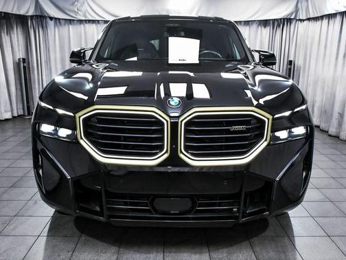 2024 BMW XM Base