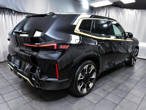 2024 BMW XM Base