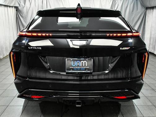 2026 Cadillac LYRIQ V Premium