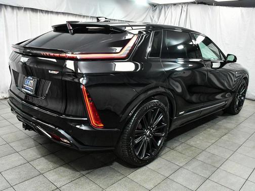 2026 Cadillac LYRIQ V Premium