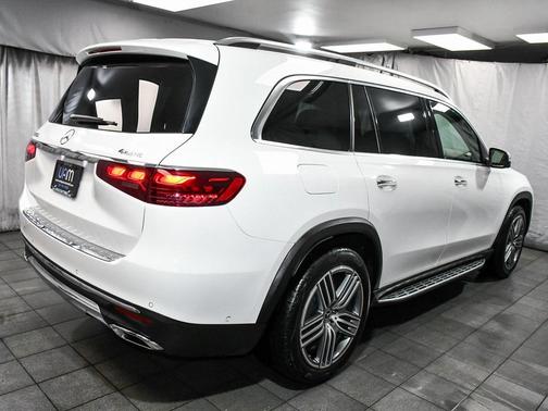 2025 Mercedes-Benz GLS 450 4MATIC