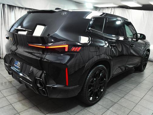 2025 BMW XM Base