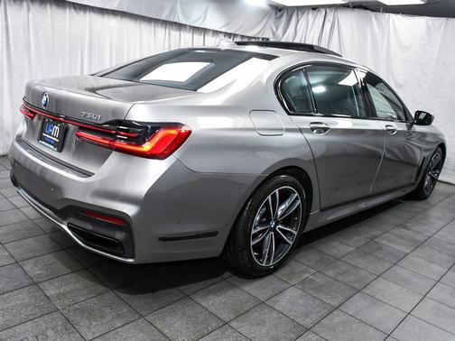 Donington Gray Metallic 2021 BMW 750 i xDrive