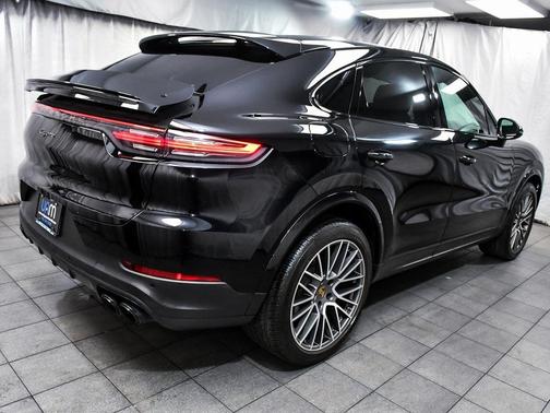 2022 Porsche Cayenne Cayenne Platinum Edition