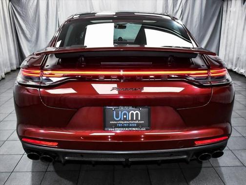 2023 Porsche Panamera Platinum Edition