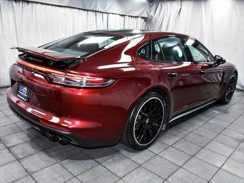 2023 Porsche Panamera Platinum Edition